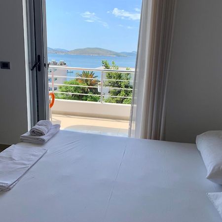 Hotel Piazza Sarande Bagian luar foto