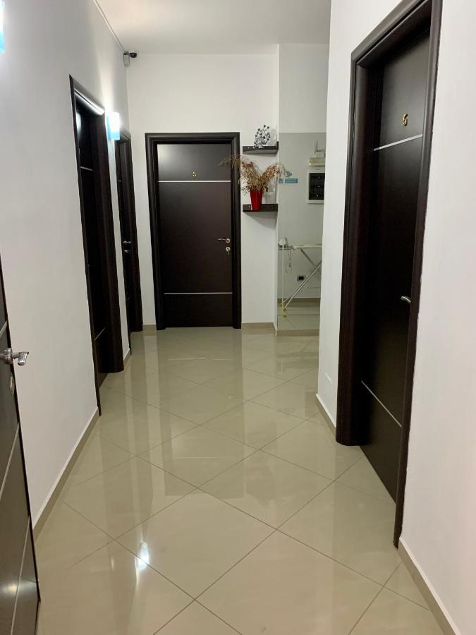 Hotel Piazza Sarande Bagian luar foto