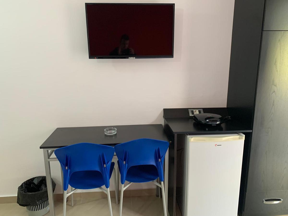 Hotel Piazza Sarande Bagian luar foto