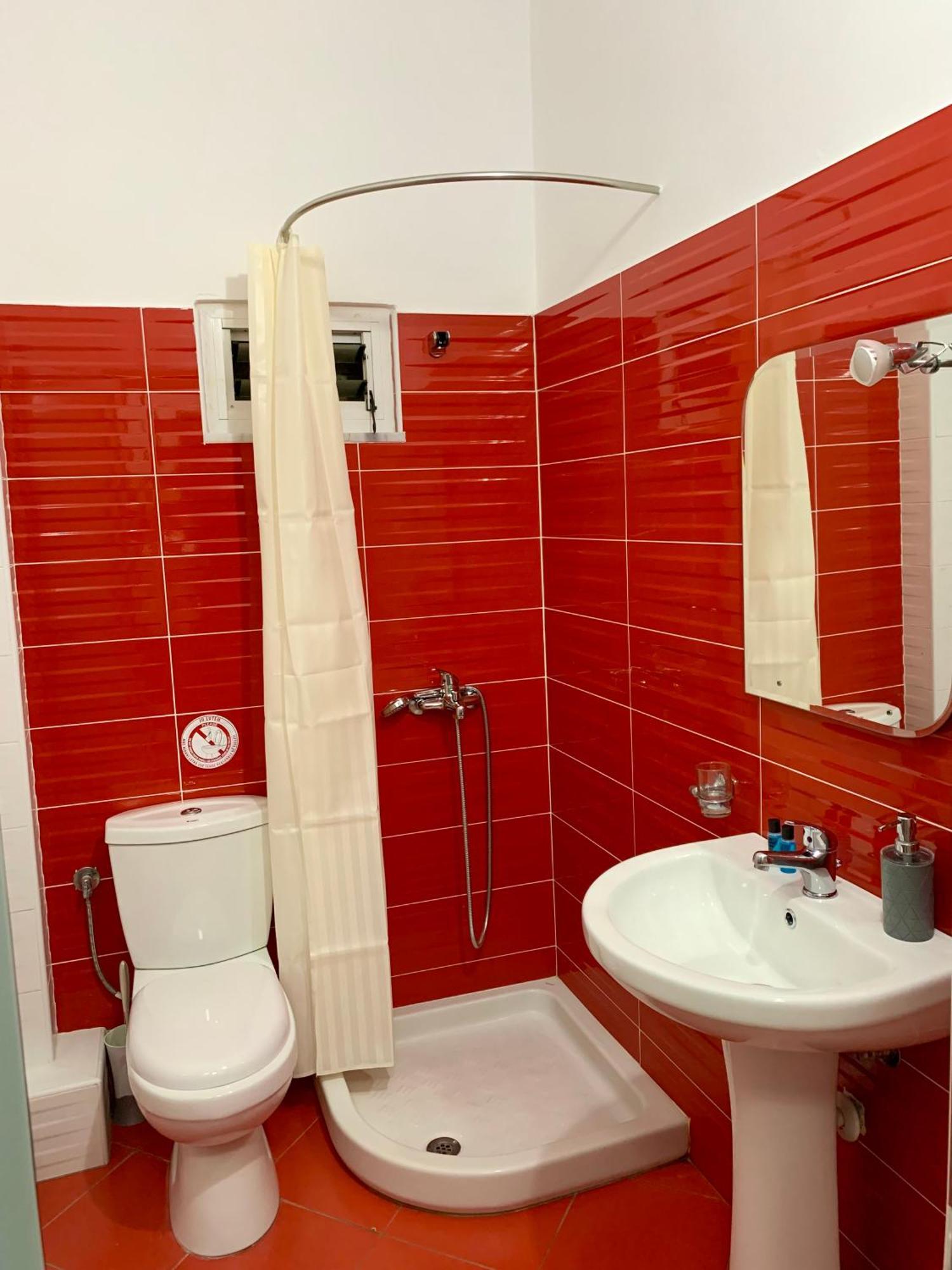 Hotel Piazza Sarande Bagian luar foto