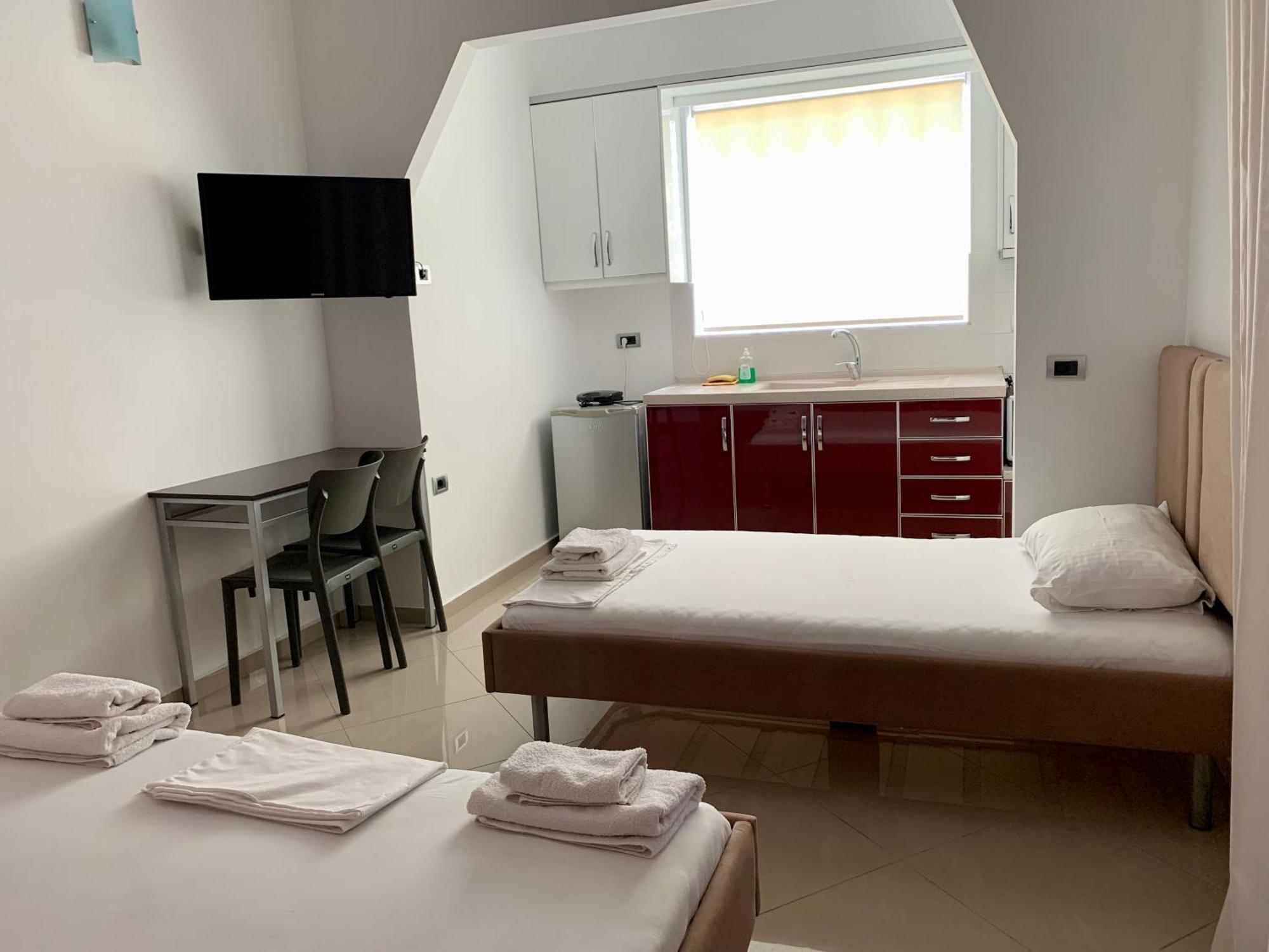 Hotel Piazza Sarande Bagian luar foto
