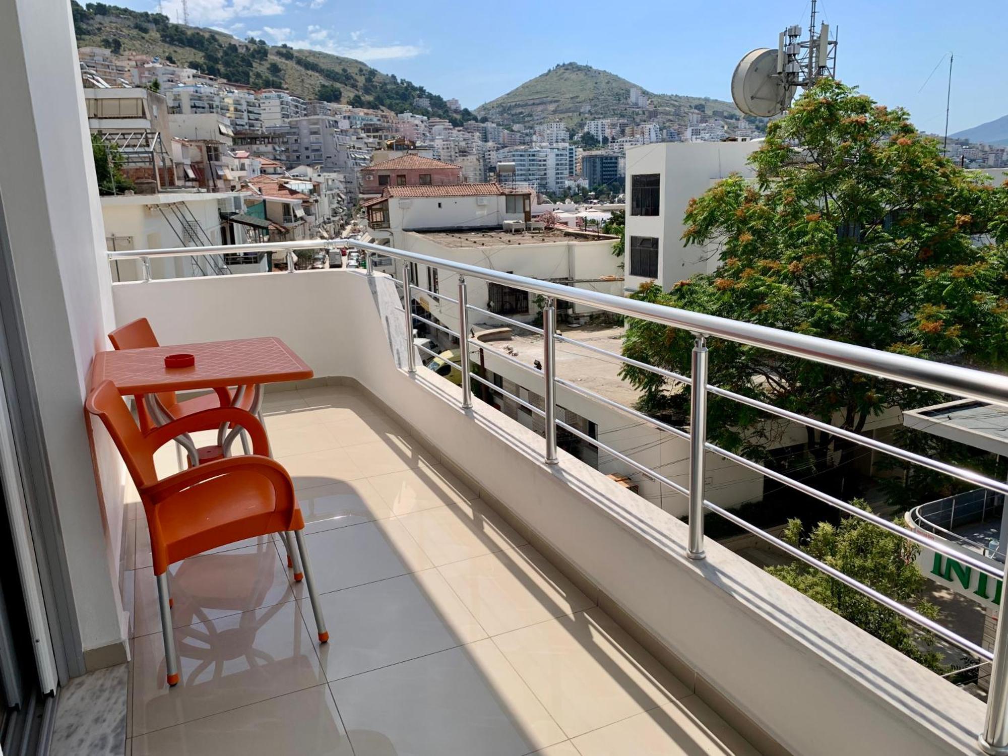 Hotel Piazza Sarande Bagian luar foto