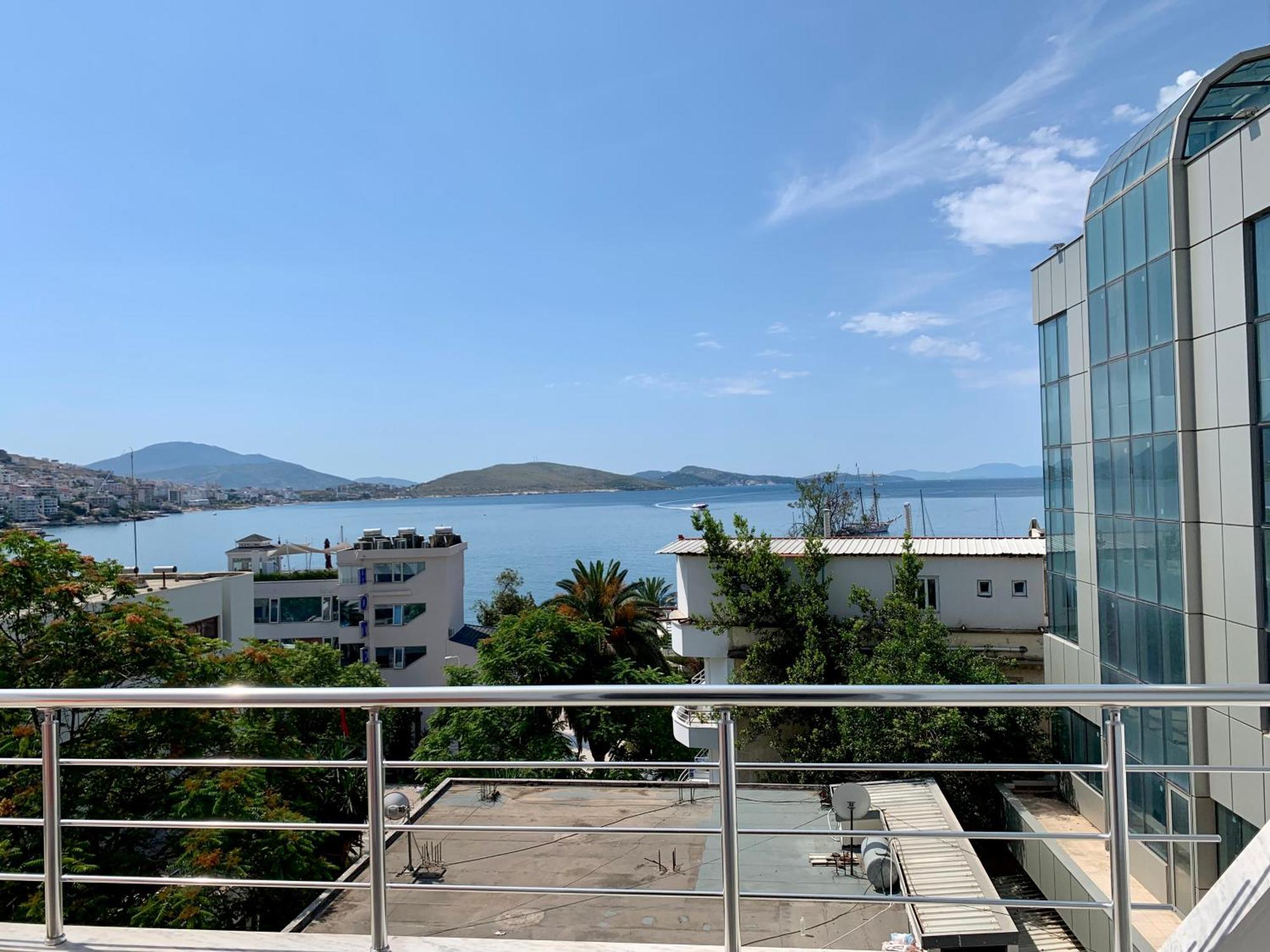 Hotel Piazza Sarande Bagian luar foto